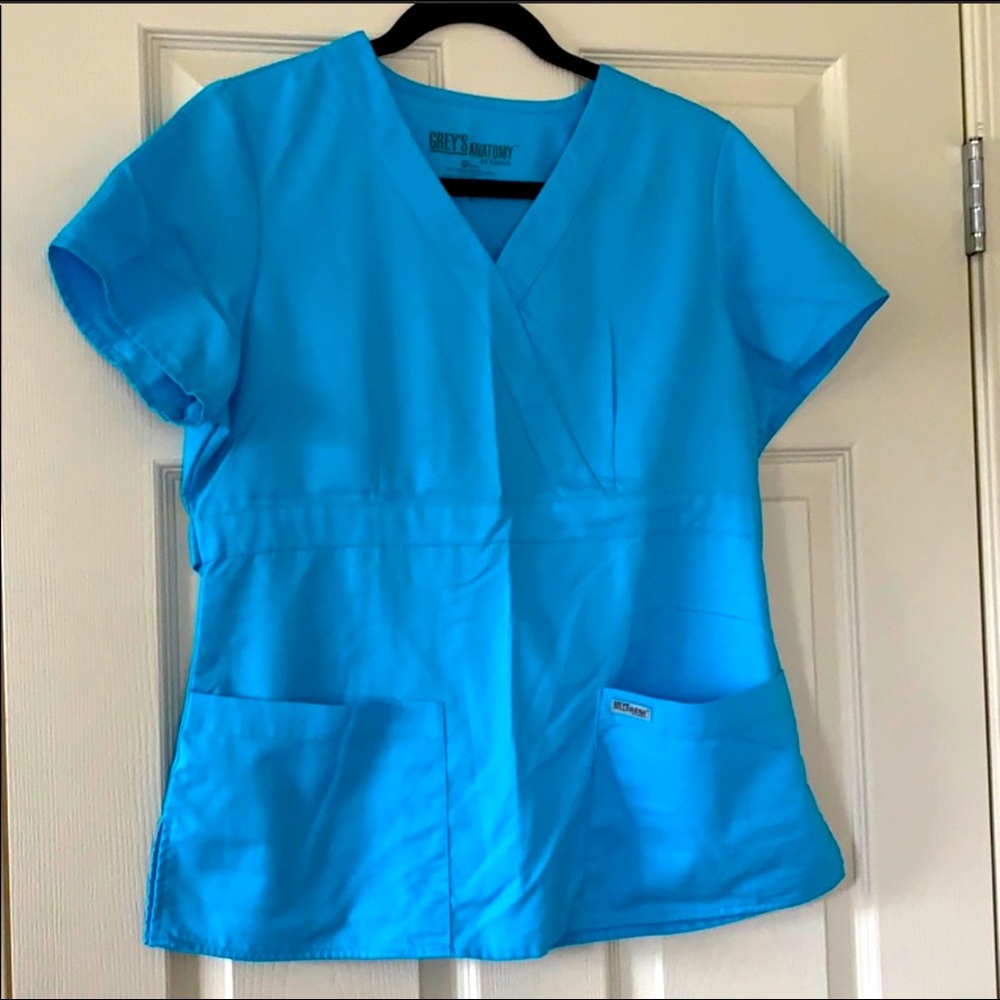 Scrub top